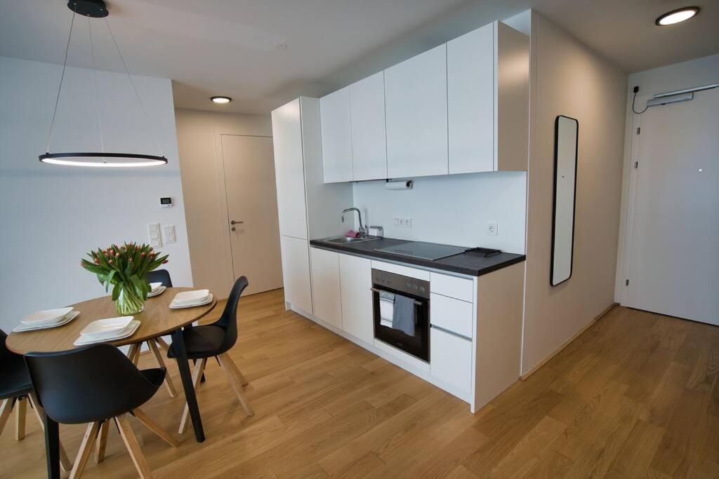 Modern Apartment Near Stadtpark Wien Eksteriør bilde
